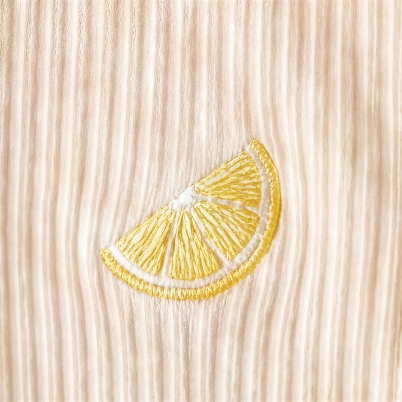 Limone — Stickerei im Detail